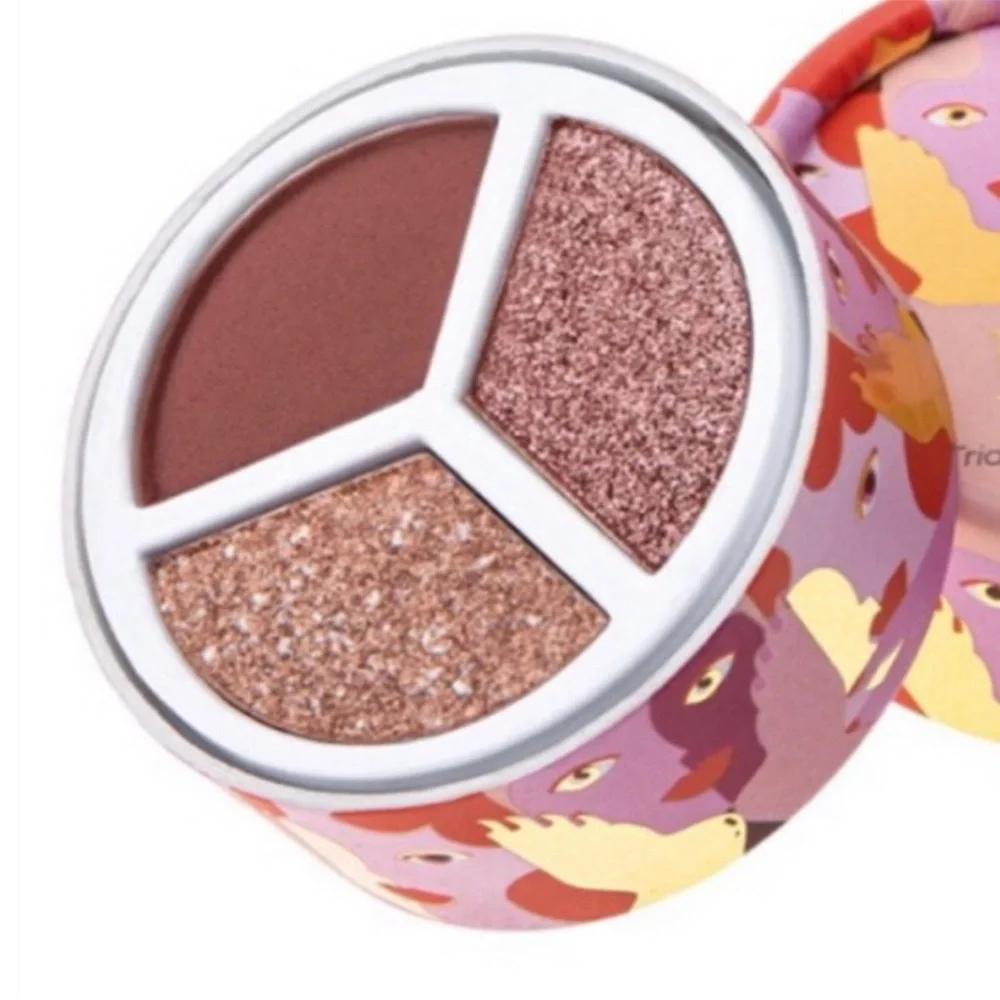 kndr Beauty Eyeshadow Trio in Romantic Rose & The Beauty Crop Mascara Bundle